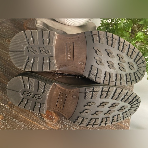 *NWOT* Varese Gobi II Mens 9 Chukka Boots Ankle Brown Lace Up Dress Shoe - Picture 11 of 11